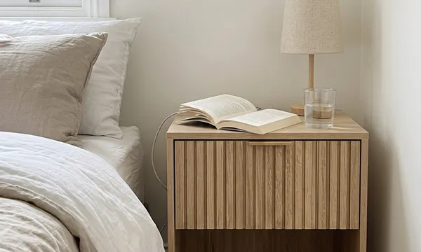Mesita de Noche Redonda de Madera: El Detalle que Mejora tu Cuarto