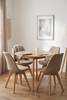 Sillas Nordicas para Comedor: Pack de 4 que Renueva el Espacio